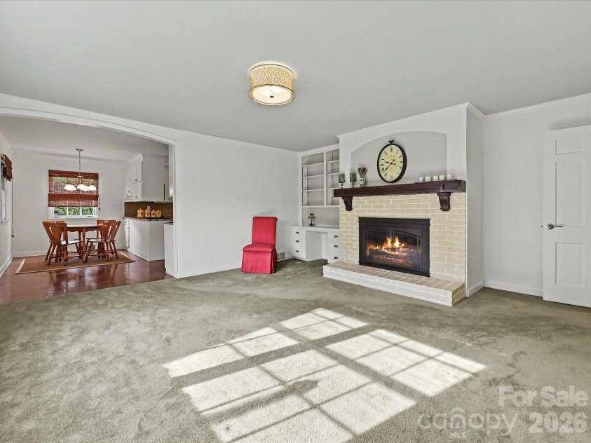 3927 Barclay Downs Drive, Charlotte, NC 28209.  MLS# CAR4356826, YatesRealty ID 9366. Den