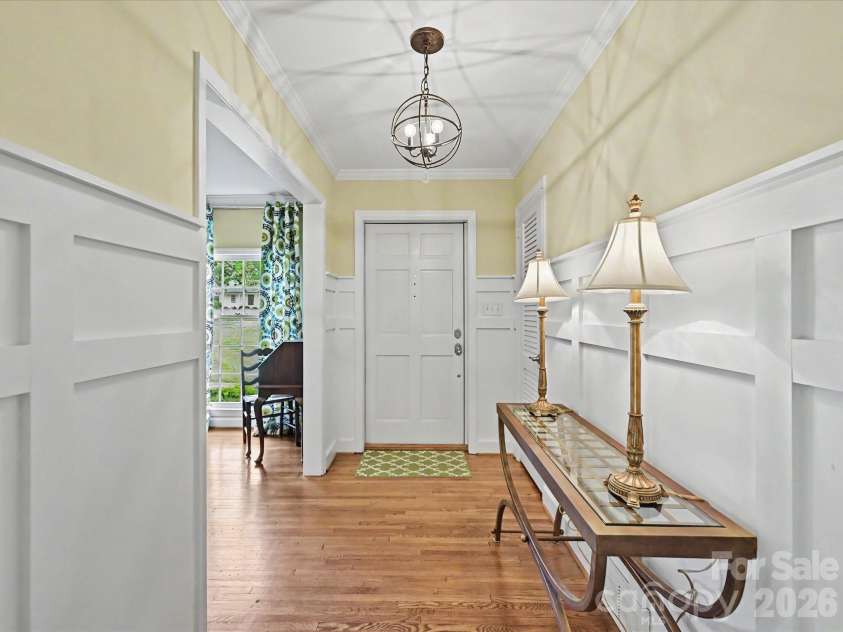3927 Barclay Downs Drive, Charlotte, NC 28209.  MLS# CAR4356826, YatesRealty ID 9366. Foyer