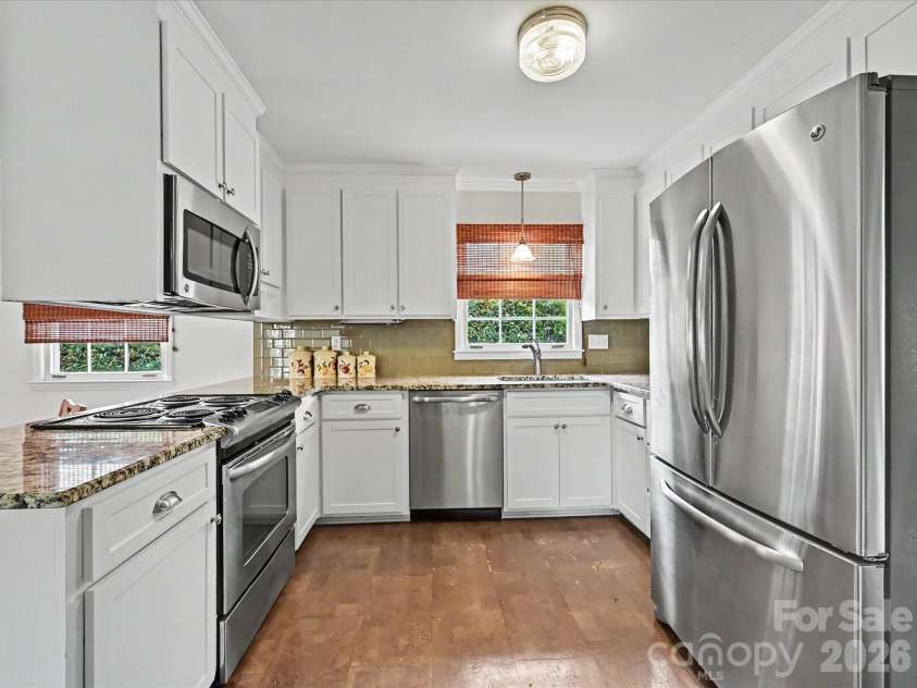 3927 Barclay Downs Drive, Charlotte, NC 28209.  MLS# CAR4356826, YatesRealty ID 9366. Kitchen