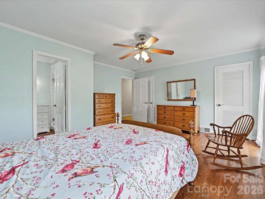 3927 Barclay Downs Drive, Charlotte, NC 28209.  MLS# CAR4356826, YatesRealty ID 9366. Primary Bedroom
