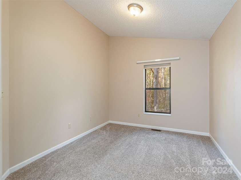 6 Peppermill Place, Flat Rock, NC 28731.  MLS# CAR4195349, YatesRealty ID 9366. 