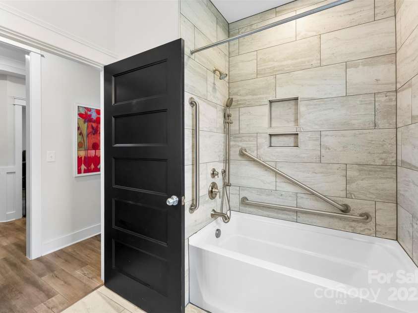 130 Candlewood Drive, Kings Mountain, NC 28086.  MLS# CAR4250871, YatesRealty ID 9368. 