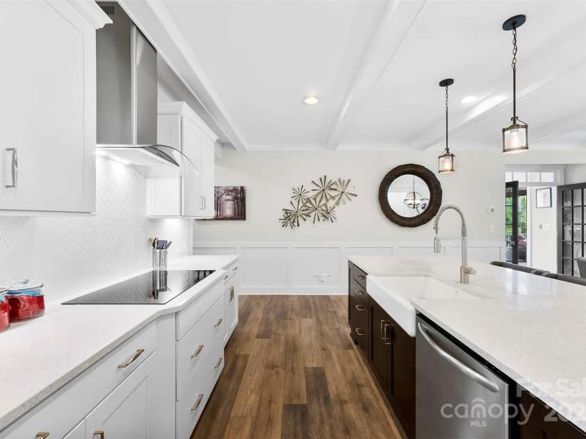 130 Candlewood Drive, Kings Mountain, NC 28086.  MLS# CAR4250871, YatesRealty ID 9368. 