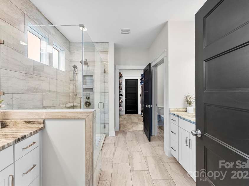 130 Candlewood Drive, Kings Mountain, NC 28086.  MLS# CAR4250871, YatesRealty ID 9368. 