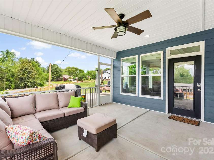 130 Candlewood Drive, Kings Mountain, NC 28086.  MLS# CAR4250871, YatesRealty ID 9368. 