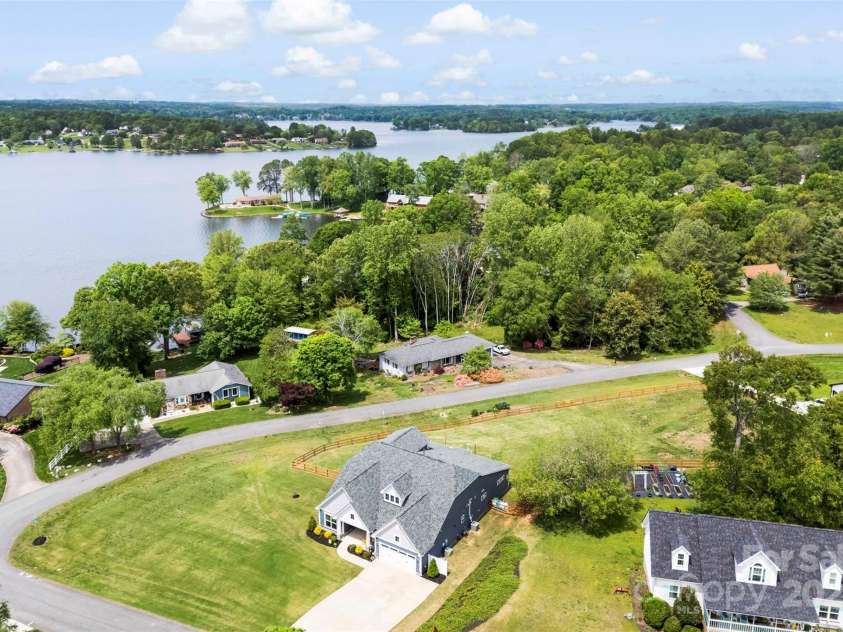 130 Candlewood Drive, Kings Mountain, NC 28086.  MLS# CAR4250871, YatesRealty ID 9368. 