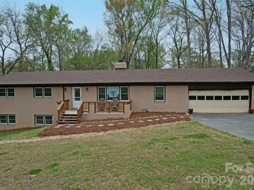 604 Sunnybrook Drive, Monroe, NC 28110.  MLS# CAR4352950, YatesRealty ID 9368. 
