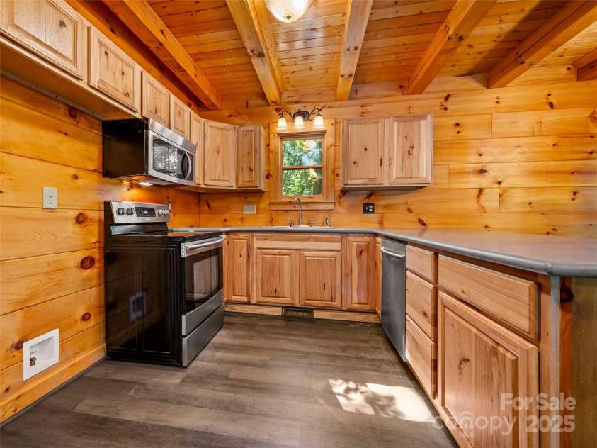 329 Cinnamon Ridge, Rutherfordton, NC 28139.  MLS# CAR4314357, YatesRealty ID 9369. 
