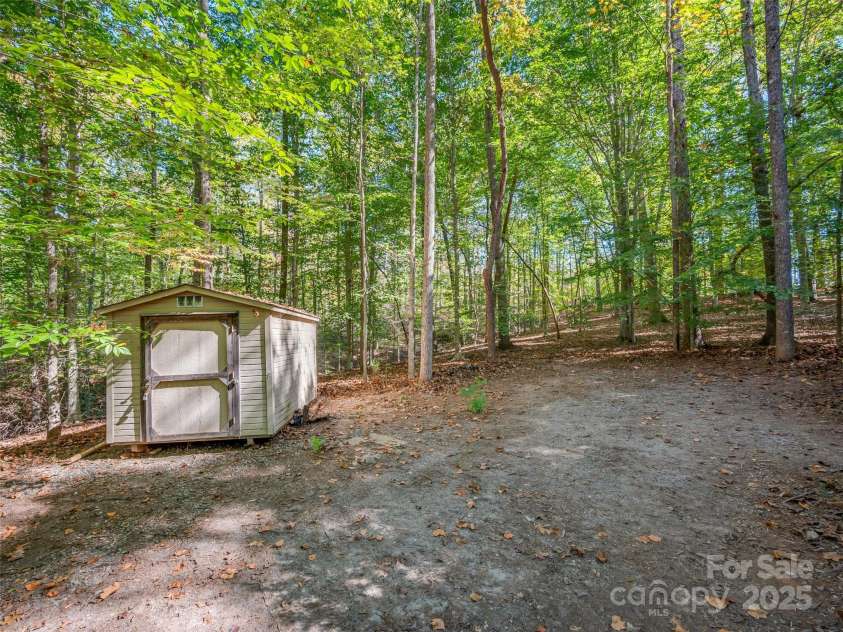 329 Cinnamon Ridge, Rutherfordton, NC 28139.  MLS# CAR4314357, YatesRealty ID 9369. 