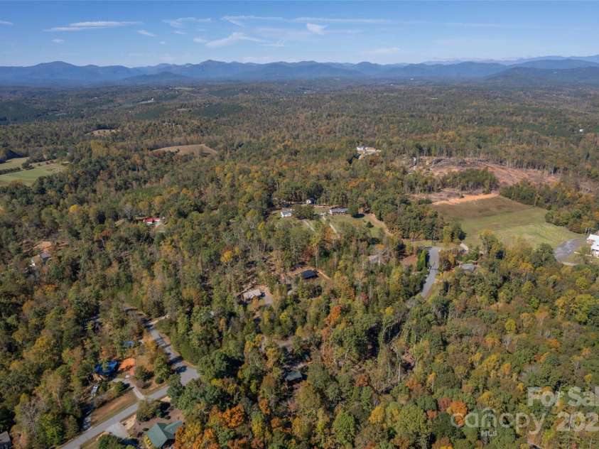 329 Cinnamon Ridge, Rutherfordton, NC 28139.  MLS# CAR4314357, YatesRealty ID 9369. 