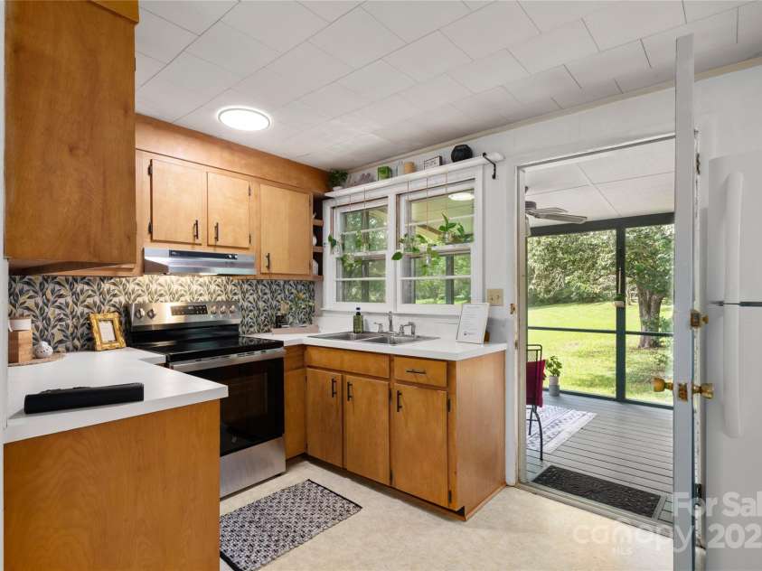 45 Armstrong Road, Etowah, NC 28729.  MLS# CAR4276177, YatesRealty ID 9369. 