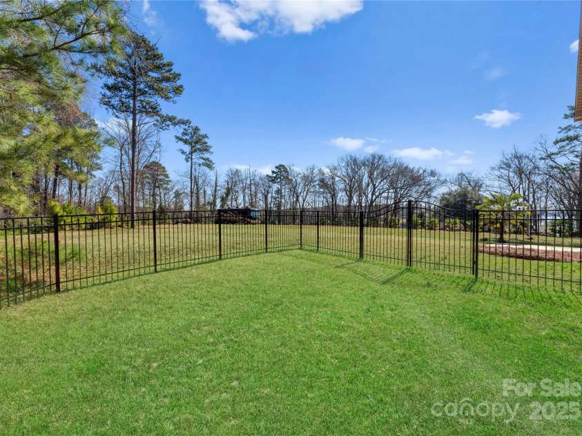 16455 Harbor View Road, Charlotte, NC 28278.  MLS# CAR4233006, YatesRealty ID 937. 