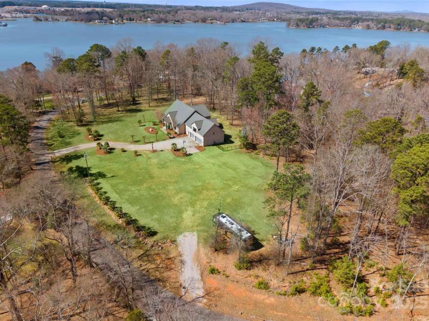 16455 Harbor View Road, Charlotte, NC 28278.  MLS# CAR4233006, YatesRealty ID 937. Aerial View