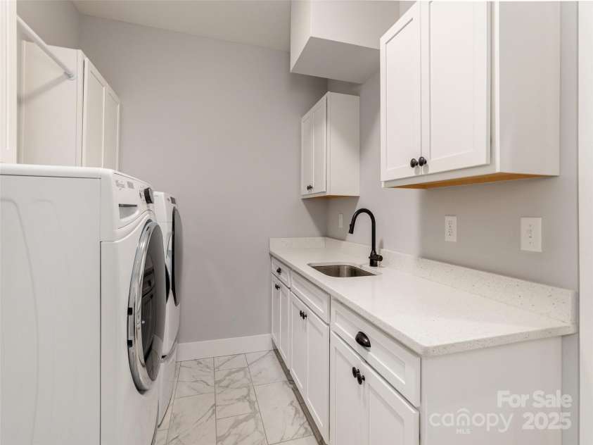 45 Blue Moon Lane, Hendersonville, NC 28739.  MLS# CAR4215959, YatesRealty ID 937. 