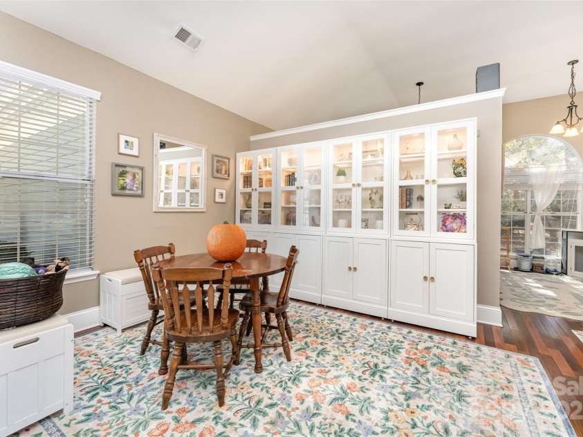 7024 Passeres Court, Charlotte, NC 28215.  MLS# CAR4319983, YatesRealty ID 937. 