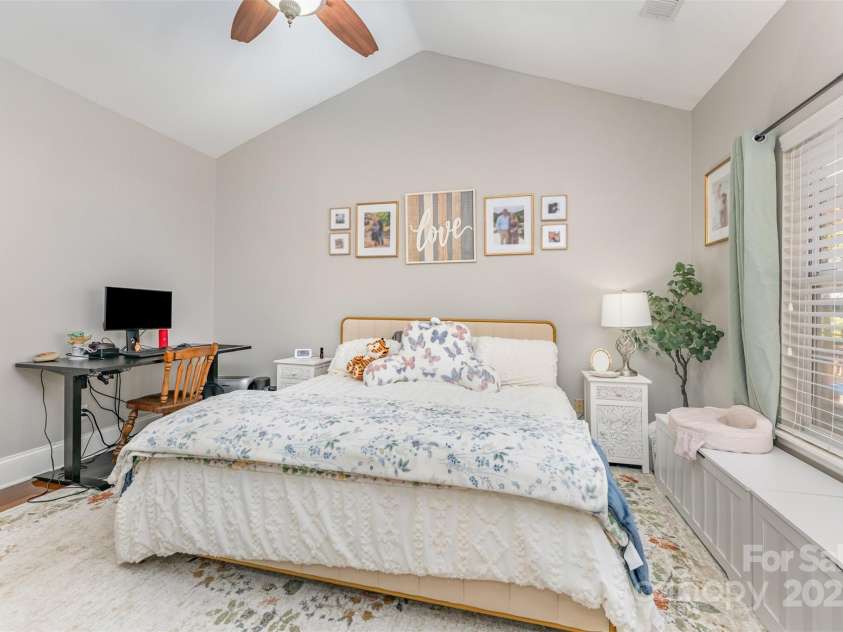 7024 Passeres Court, Charlotte, NC 28215.  MLS# CAR4319983, YatesRealty ID 937. 