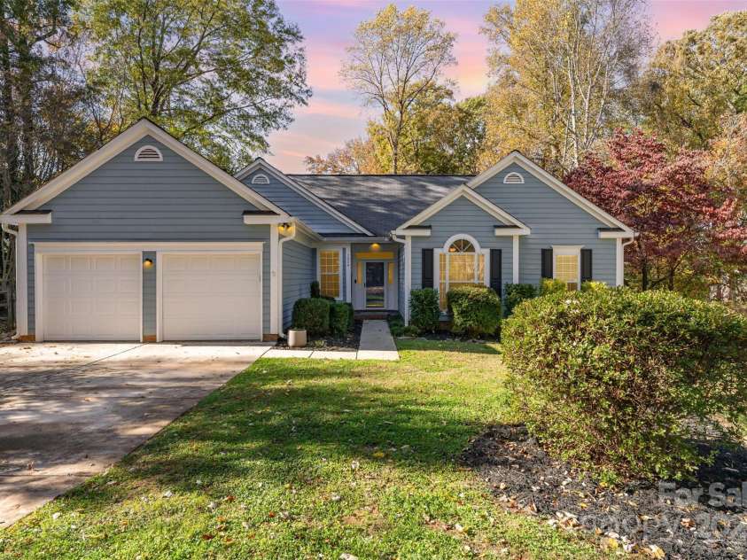 7024 Passeres Court, Charlotte, NC 28215.  MLS# CAR4319983, YatesRealty ID 937. 