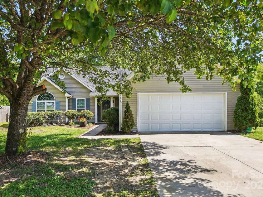 2945 Christian Scott Lane, Charlotte, NC 28214.  MLS# CAR4242532, YatesRealty ID 9370. 