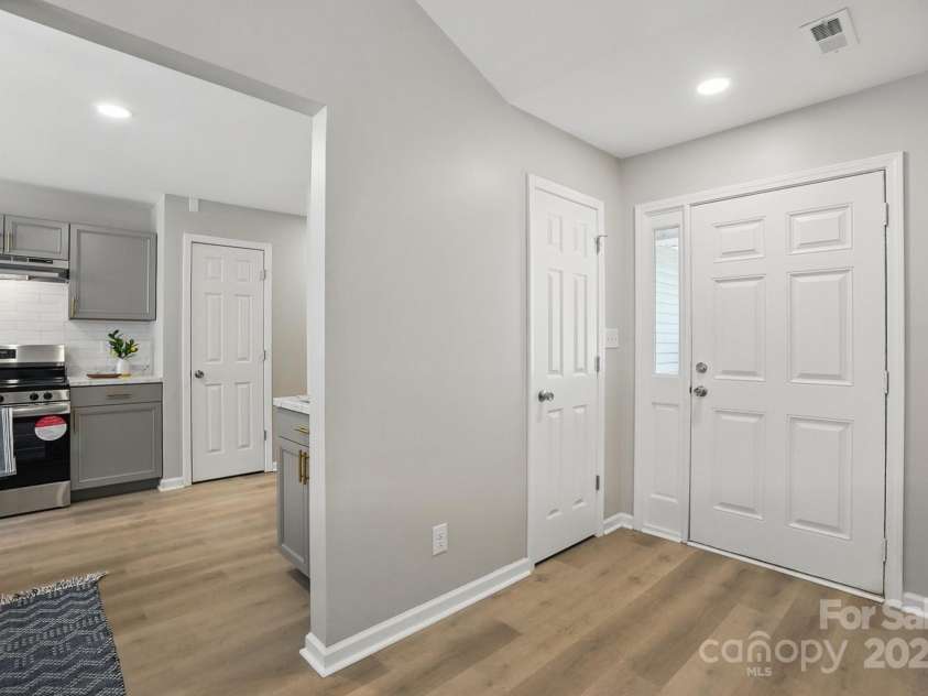2945 Christian Scott Lane, Charlotte, NC 28214.  MLS# CAR4242532, YatesRealty ID 9370. 