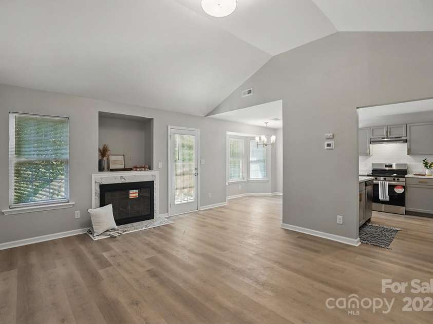 2945 Christian Scott Lane, Charlotte, NC 28214.  MLS# CAR4242532, YatesRealty ID 9370. Great room