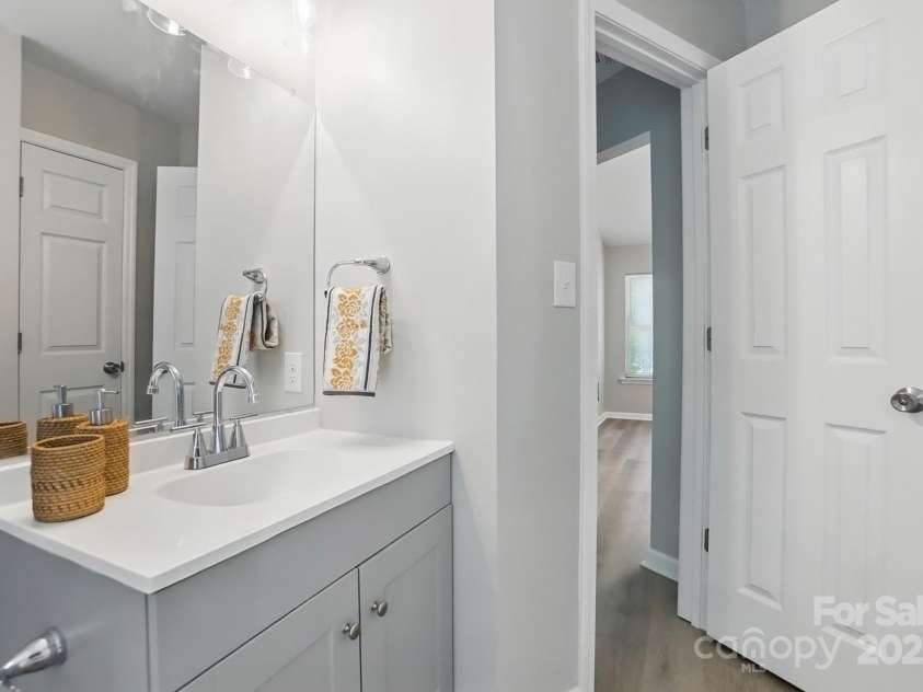 2945 Christian Scott Lane, Charlotte, NC 28214.  MLS# CAR4242532, YatesRealty ID 9370. Hall bath