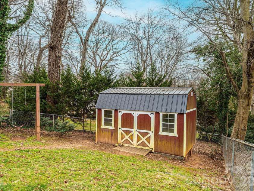 1063 4th Avenue Drive, Hickory, NC 28601.  MLS# CAR4350686, YatesRealty ID 9372. 2019 Outbuilding