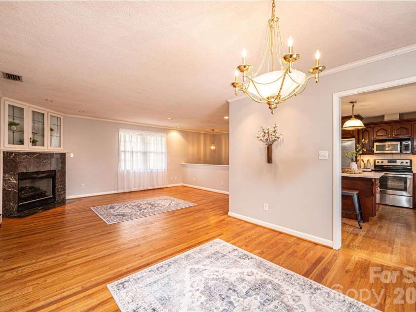 1063 4th Avenue Drive, Hickory, NC 28601.  MLS# CAR4350686, YatesRealty ID 9372. 