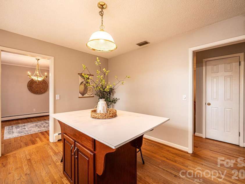 1063 4th Avenue Drive, Hickory, NC 28601.  MLS# CAR4350686, YatesRealty ID 9372. 