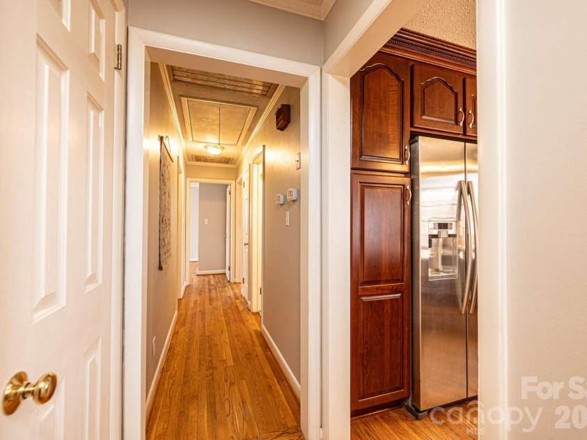 1063 4th Avenue Drive, Hickory, NC 28601.  MLS# CAR4350686, YatesRealty ID 9372. 
