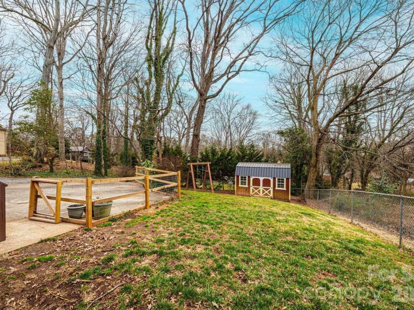 1063 4th Avenue Drive, Hickory, NC 28601.  MLS# CAR4350686, YatesRealty ID 9372. Fully fenced back yard