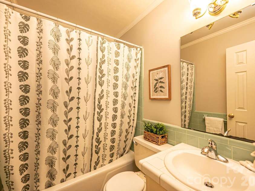 1063 4th Avenue Drive, Hickory, NC 28601.  MLS# CAR4350686, YatesRealty ID 9372. Hall bath