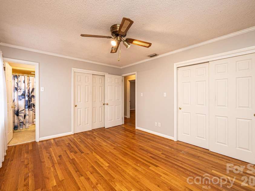 1063 4th Avenue Drive, Hickory, NC 28601.  MLS# CAR4350686, YatesRealty ID 9372. Primary Bedroom