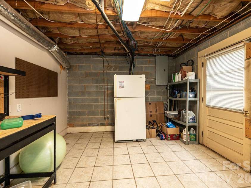 1063 4th Avenue Drive, Hickory, NC 28601.  MLS# CAR4350686, YatesRealty ID 9372. Utility room