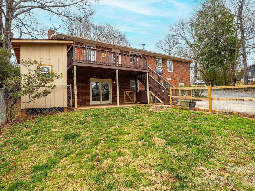 1063 4th Avenue Drive, Hickory, NC 28601.  MLS# CAR4350686, YatesRealty ID 9372. Workshop/she-shed/craft studio