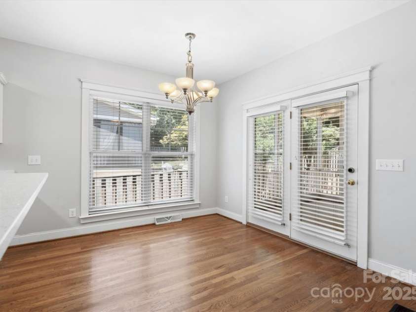 2620 Merion Hills Court, Charlotte, NC 28269.  MLS# CAR4274977, YatesRealty ID 9372. Breakfast Area