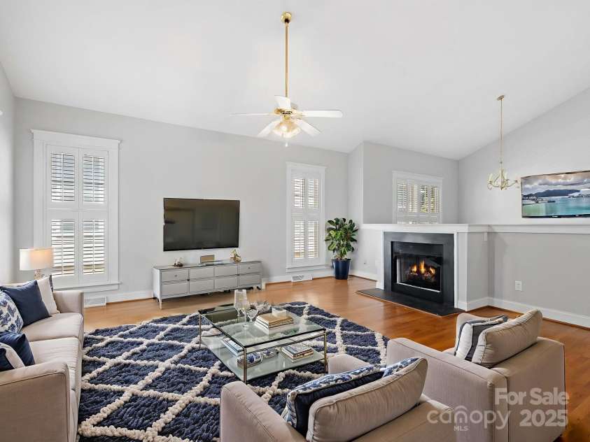 2620 Merion Hills Court, Charlotte, NC 28269.  MLS# CAR4274977, YatesRealty ID 9372. Living Room Virtually Staged