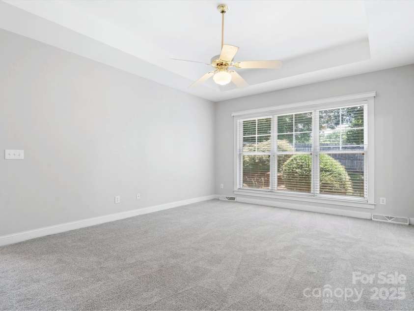 2620 Merion Hills Court, Charlotte, NC 28269.  MLS# CAR4274977, YatesRealty ID 9372. Primary Bedroom