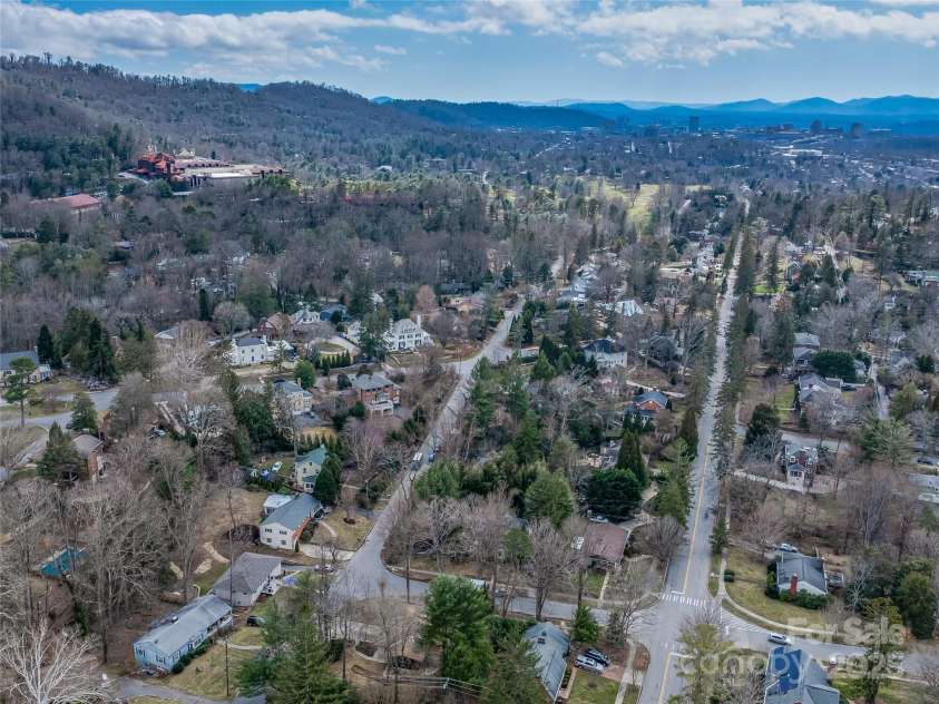 309 Country Club Road, Asheville, NC 28804.  MLS# CAR4231795, YatesRealty ID 9373. 309 Country Club, Asheville, NC