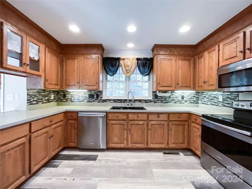 3018 Castlebrook Drive, Monroe, NC 28112.  MLS# CAR4194126, YatesRealty ID 9376. 