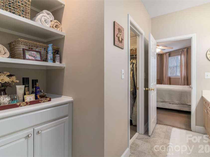 714 Northeast Drive, Davidson, NC 28036.  MLS# CAR4349837, YatesRealty ID 9377. 