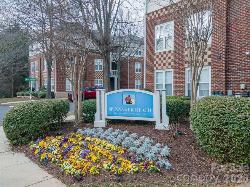 714 Northeast Drive, Davidson, NC 28036.  MLS# CAR4349837, YatesRealty ID 9377. 
