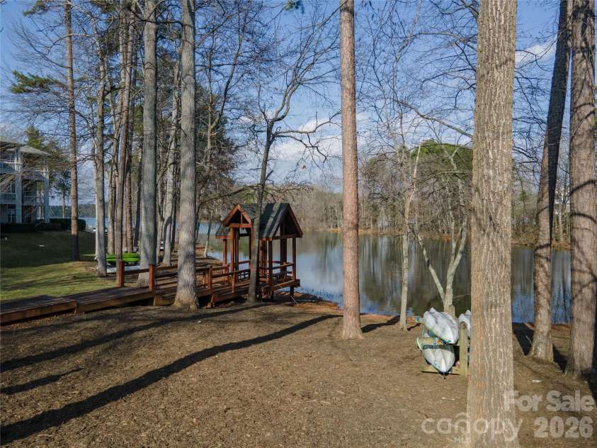 714 Northeast Drive, Davidson, NC 28036.  MLS# CAR4349837, YatesRealty ID 9377. 