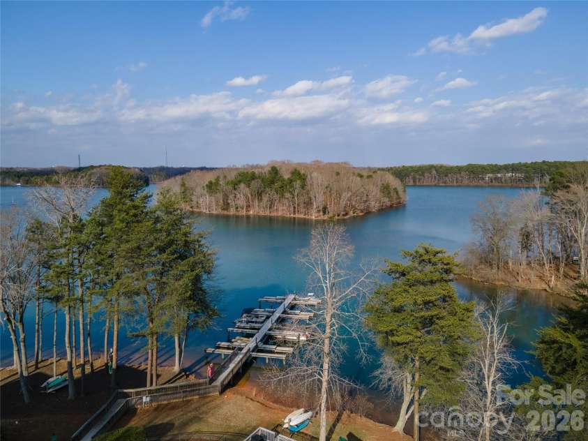 714 Northeast Drive, Davidson, NC 28036.  MLS# CAR4349837, YatesRealty ID 9377. 