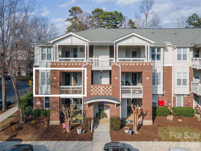 714 Northeast Drive, Davidson, NC 28036.  MLS# CAR4349837, YatesRealty ID 9377. Fabulous second floor end unit.