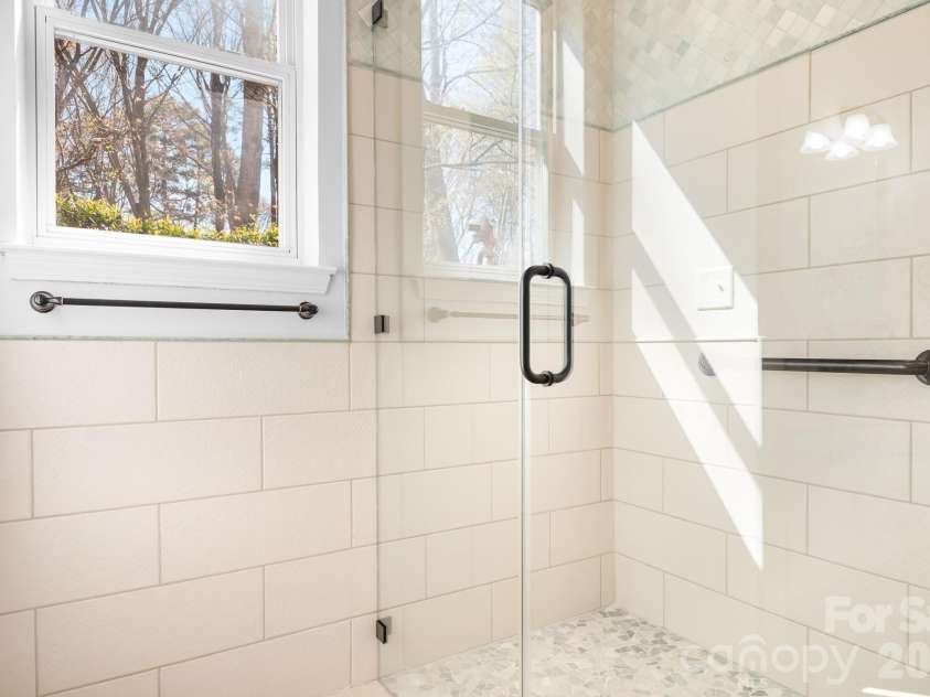 714 Northeast Drive, Davidson, NC 28036.  MLS# CAR4356526, YatesRealty ID 9377. 