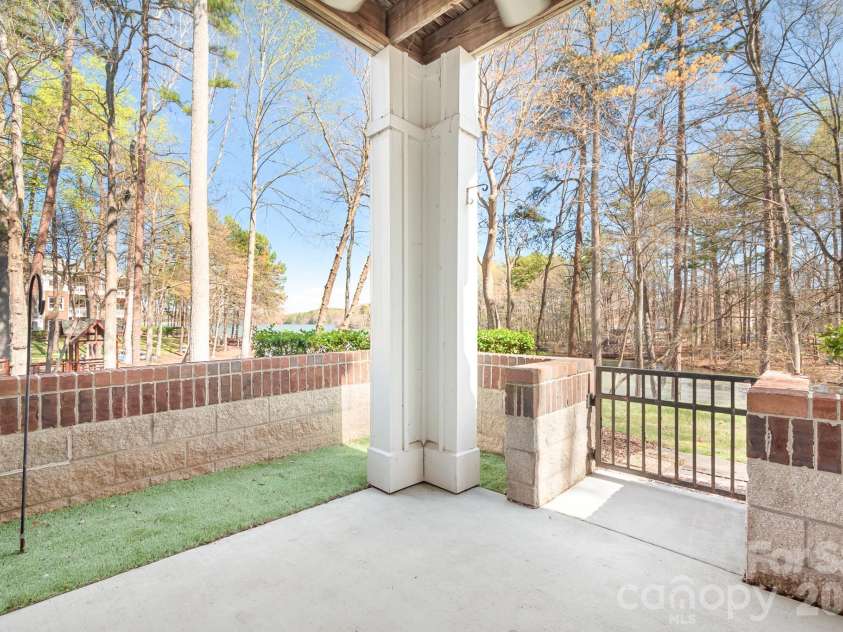 714 Northeast Drive, Davidson, NC 28036.  MLS# CAR4356526, YatesRealty ID 9377. 