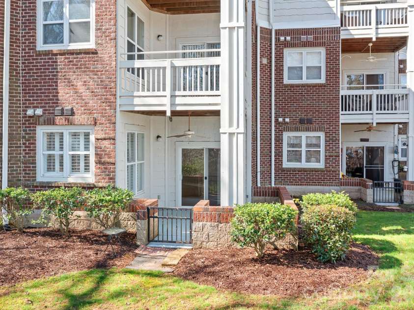 714 Northeast Drive, Davidson, NC 28036.  MLS# CAR4356526, YatesRealty ID 9377. 