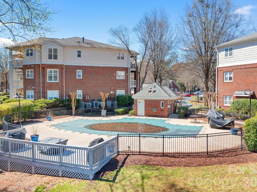714 Northeast Drive, Davidson, NC 28036.  MLS# CAR4356526, YatesRealty ID 9377. 