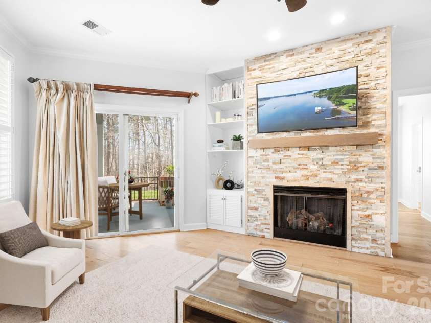 714 Northeast Drive, Davidson, NC 28036.  MLS# CAR4356526, YatesRealty ID 9377. 