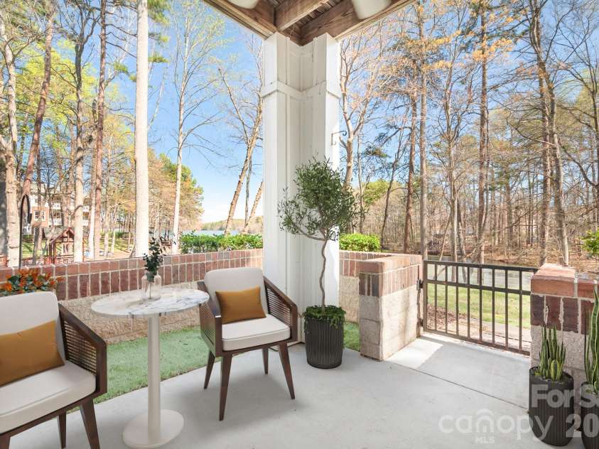 714 Northeast Drive, Davidson, NC 28036.  MLS# CAR4356526, YatesRealty ID 9377. 